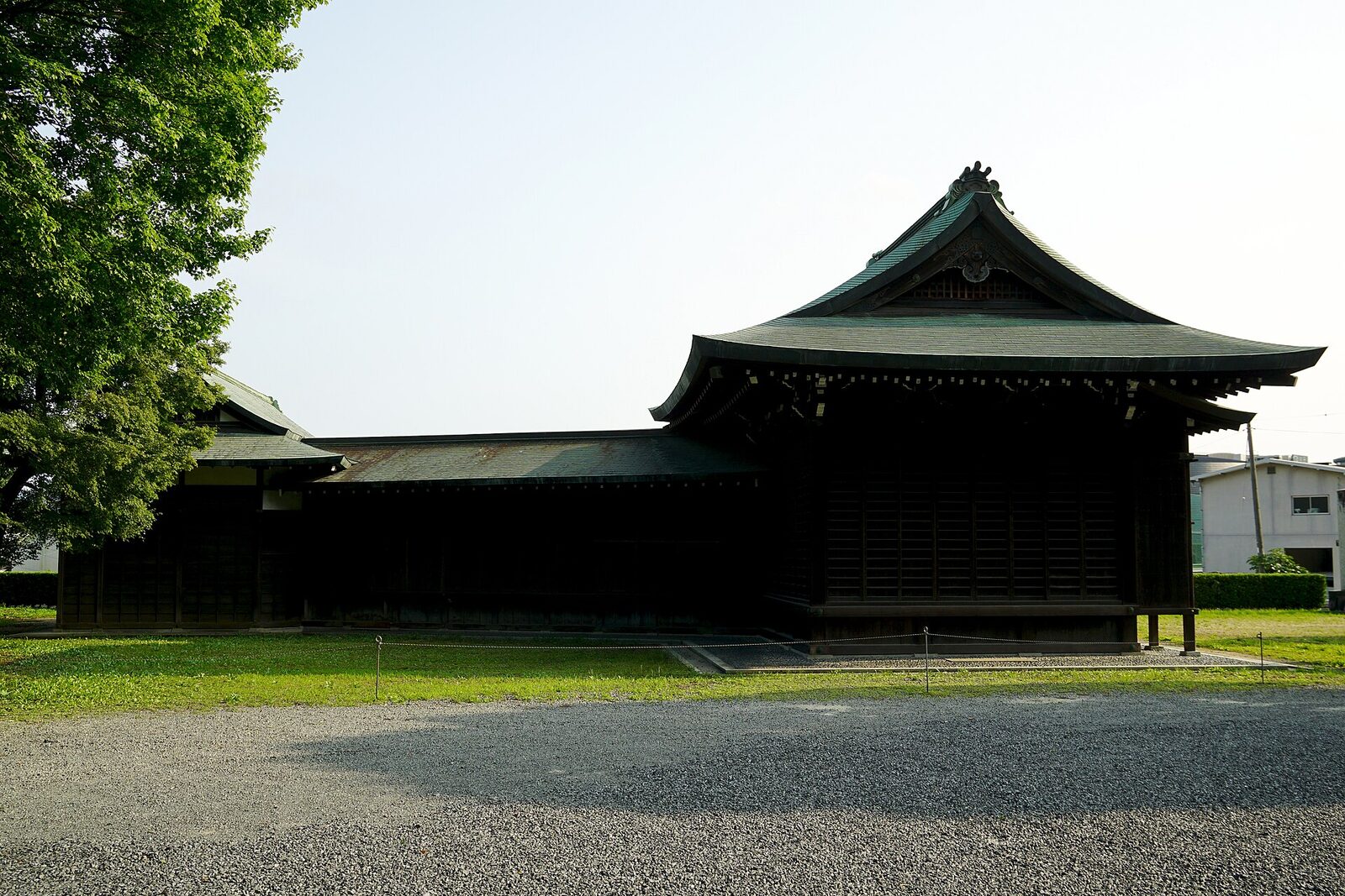 野田神社能楽堂を別の向きから見た外観(2014年7月撮影)