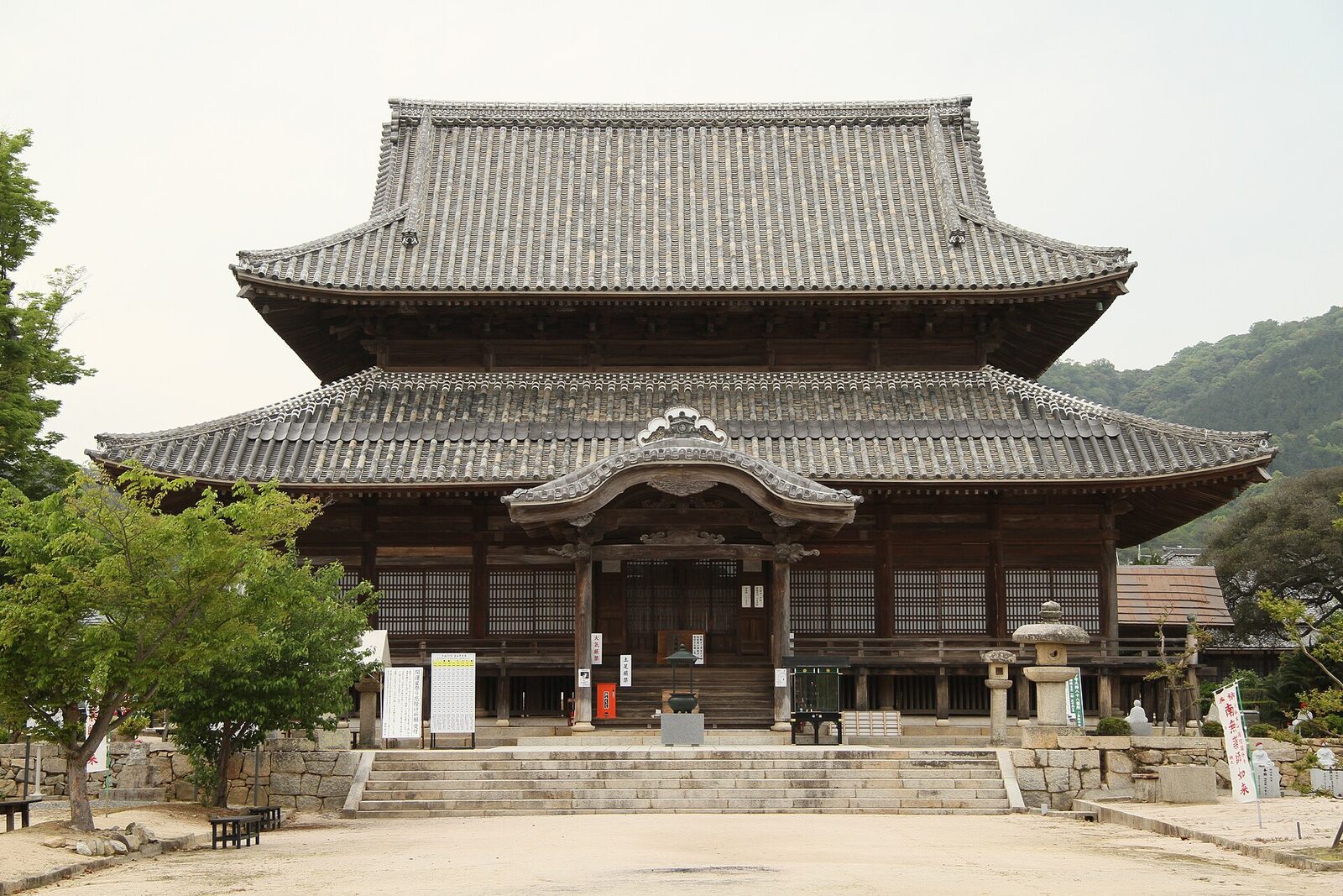 10月31日〜11月8日 防府市 周防国分寺 夜の金堂は毎日18〜21時・駐車は境内北側と東側