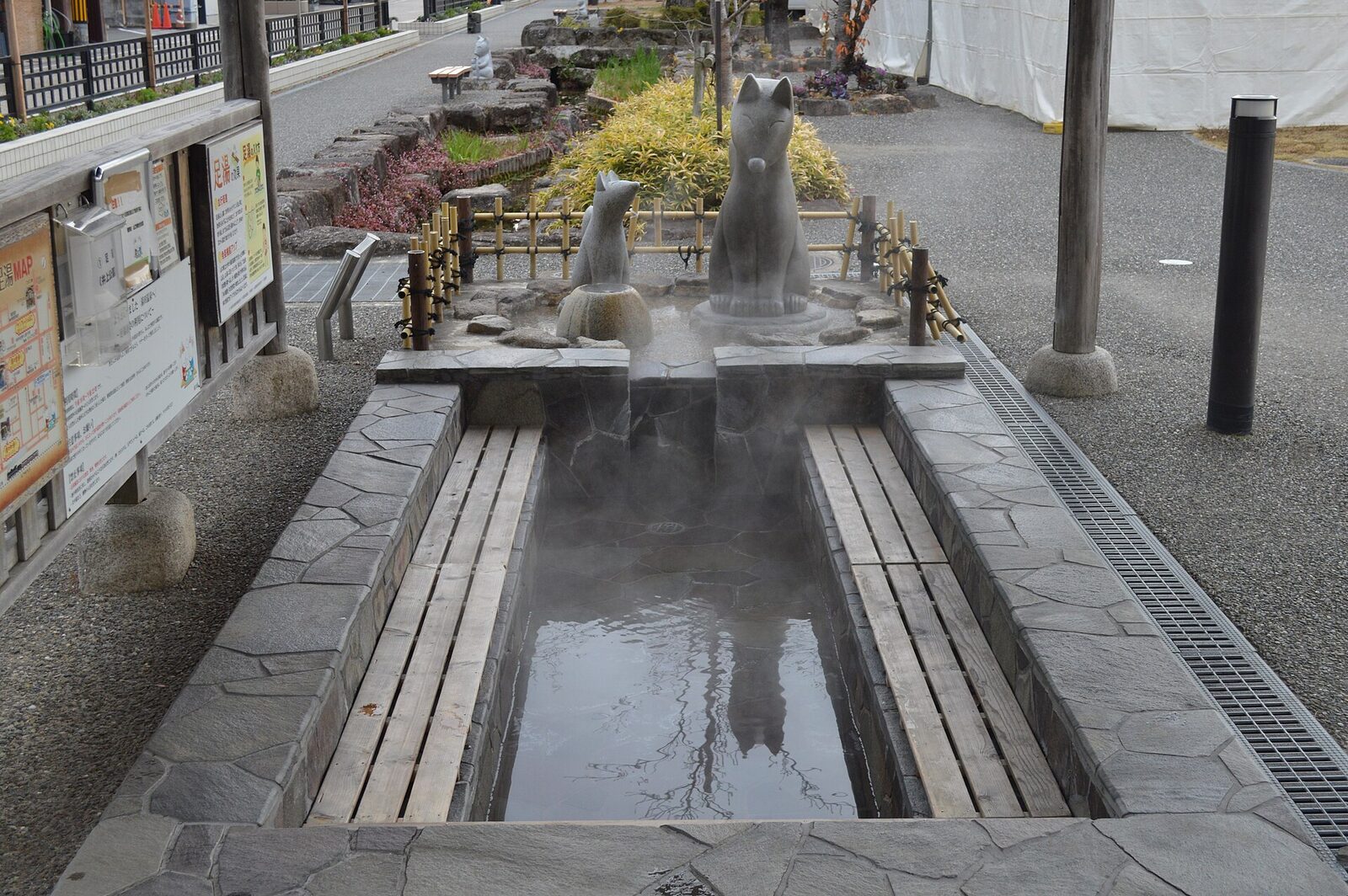 湯田温泉・井上公園の足湯(山口市)